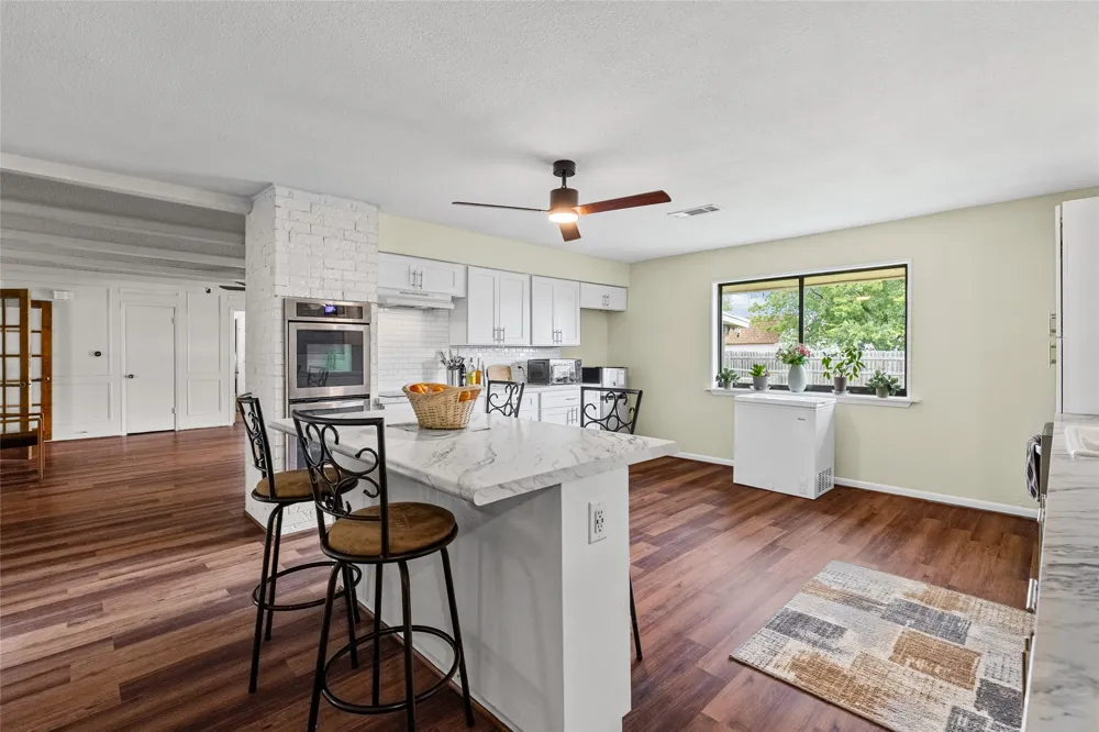 408 E Mulberry Street Leonard, TX 75452