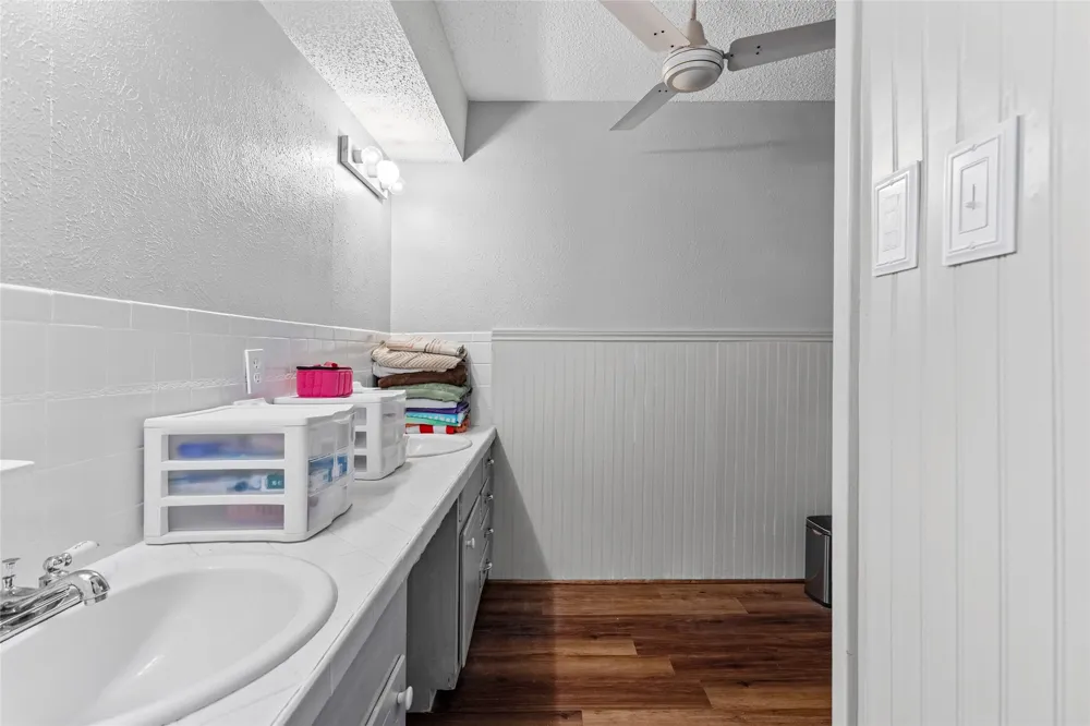408 E Mulberry Street Leonard, TX 75452