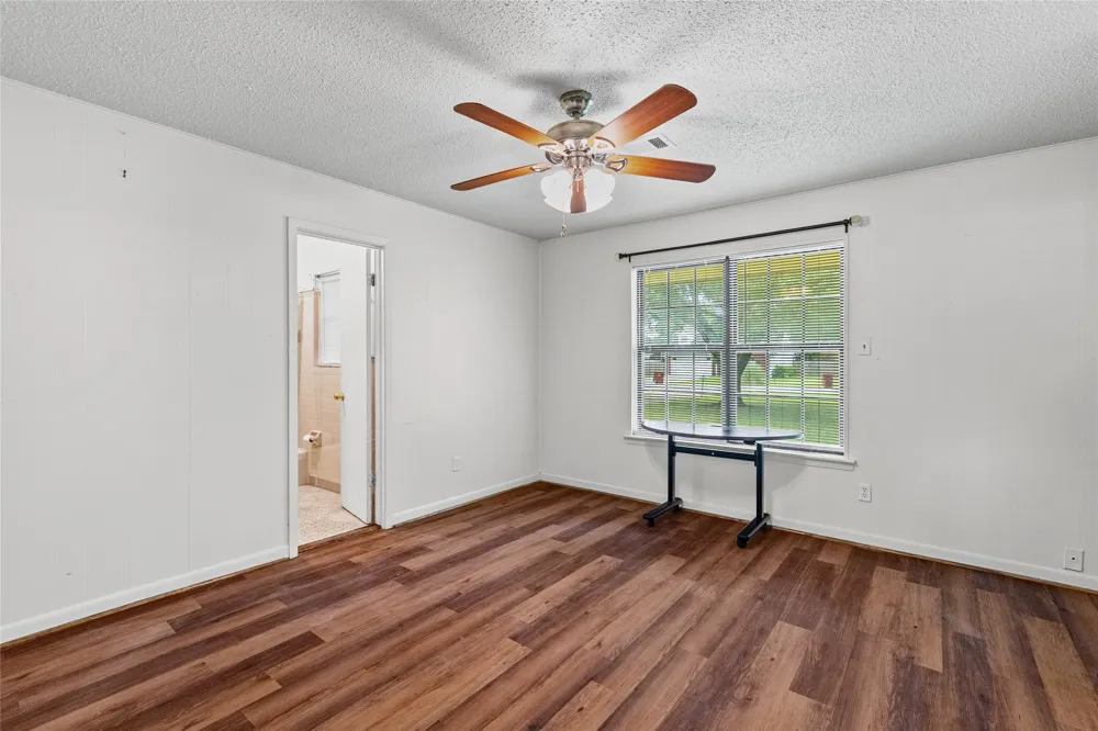 408 E Mulberry Street Leonard, TX 75452