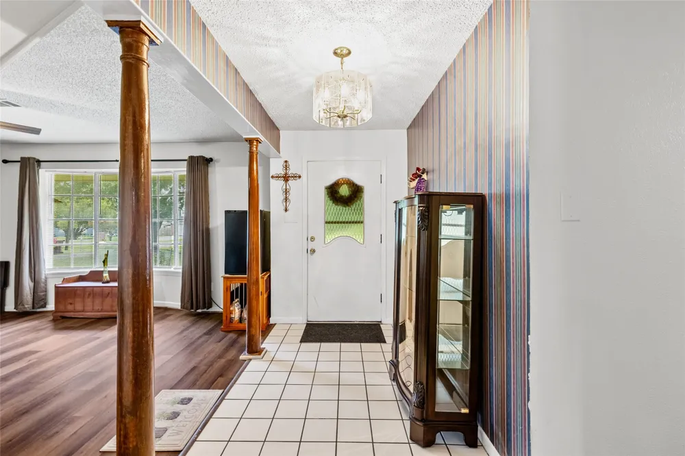 408 E Mulberry Street Leonard, TX 75452