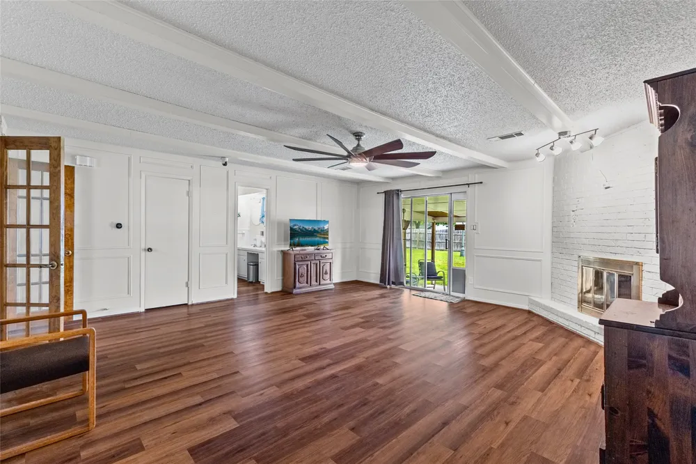 408 E Mulberry Street Leonard, TX 75452