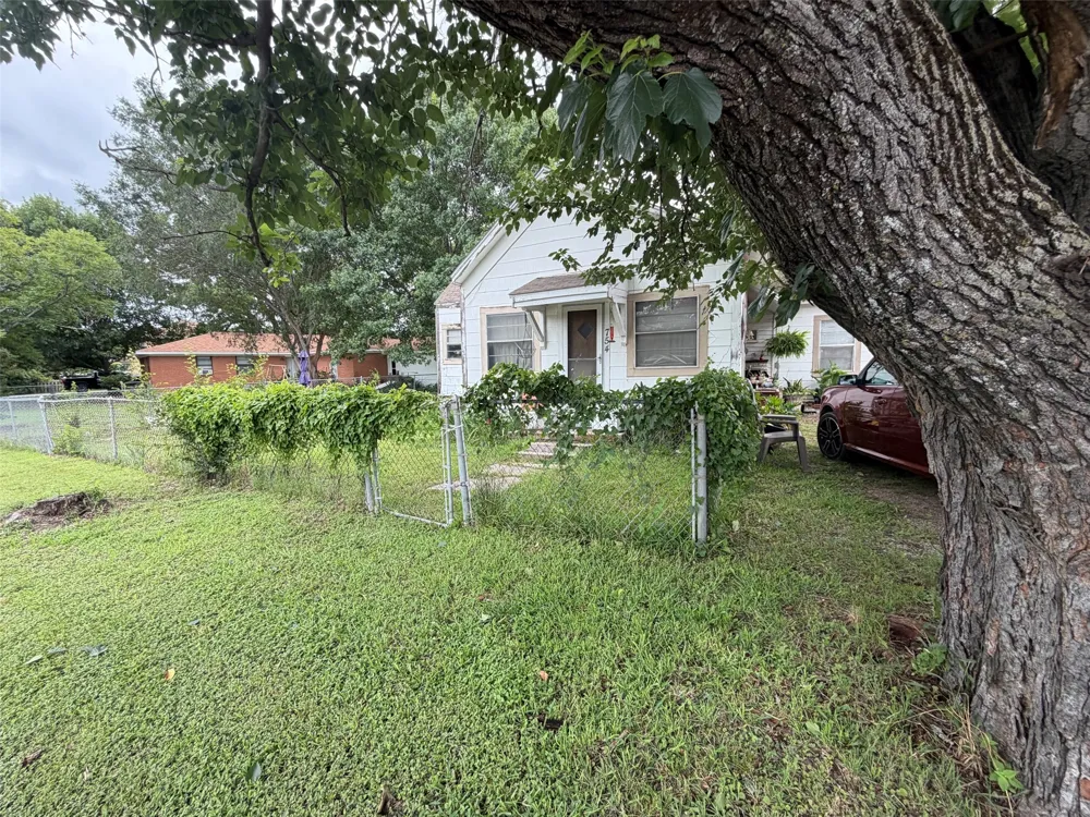 754 Waco Van Alstyne, TX 75495