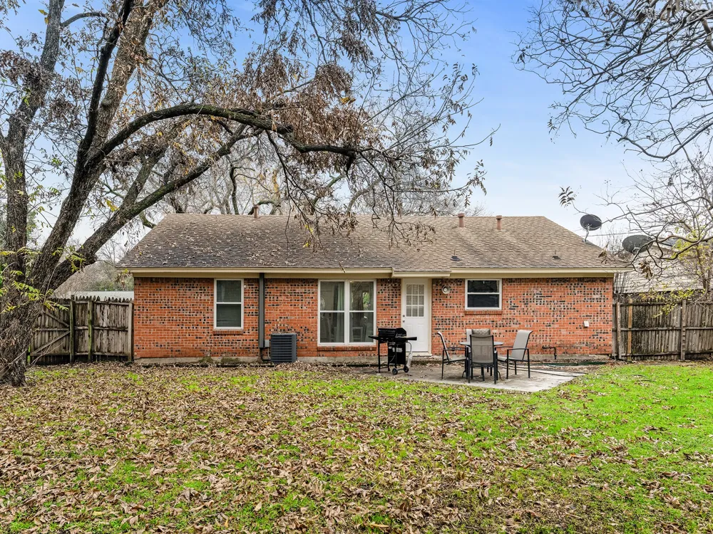 3245 Myra Lane Farmers Branch, TX 75234