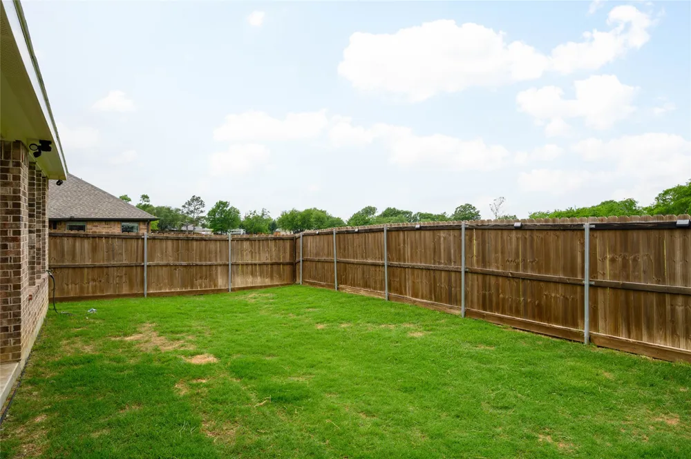 300 Bronco Drive Pilot Point, TX 76258