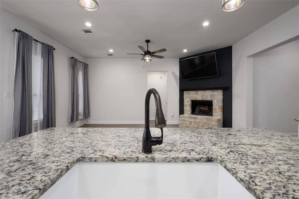300 Bronco Drive Pilot Point, TX 76258
