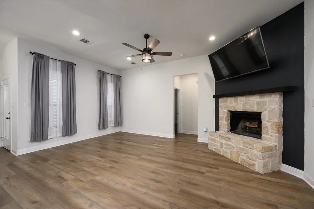 300 Bronco Drive Pilot Point, TX 76258