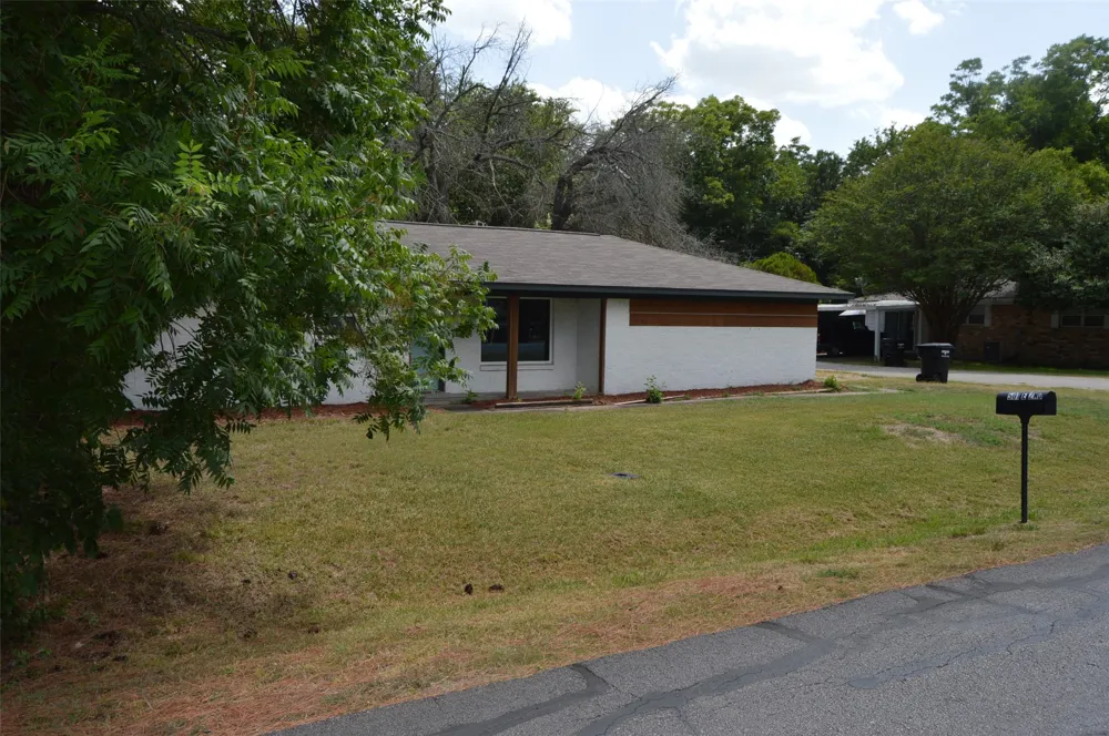 501 E 2nd Street Quinlan, TX 75474