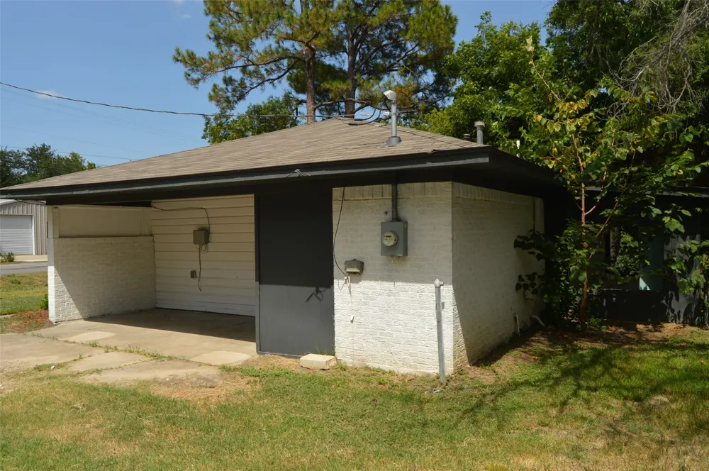 501 E 2nd Street Quinlan, TX 75474