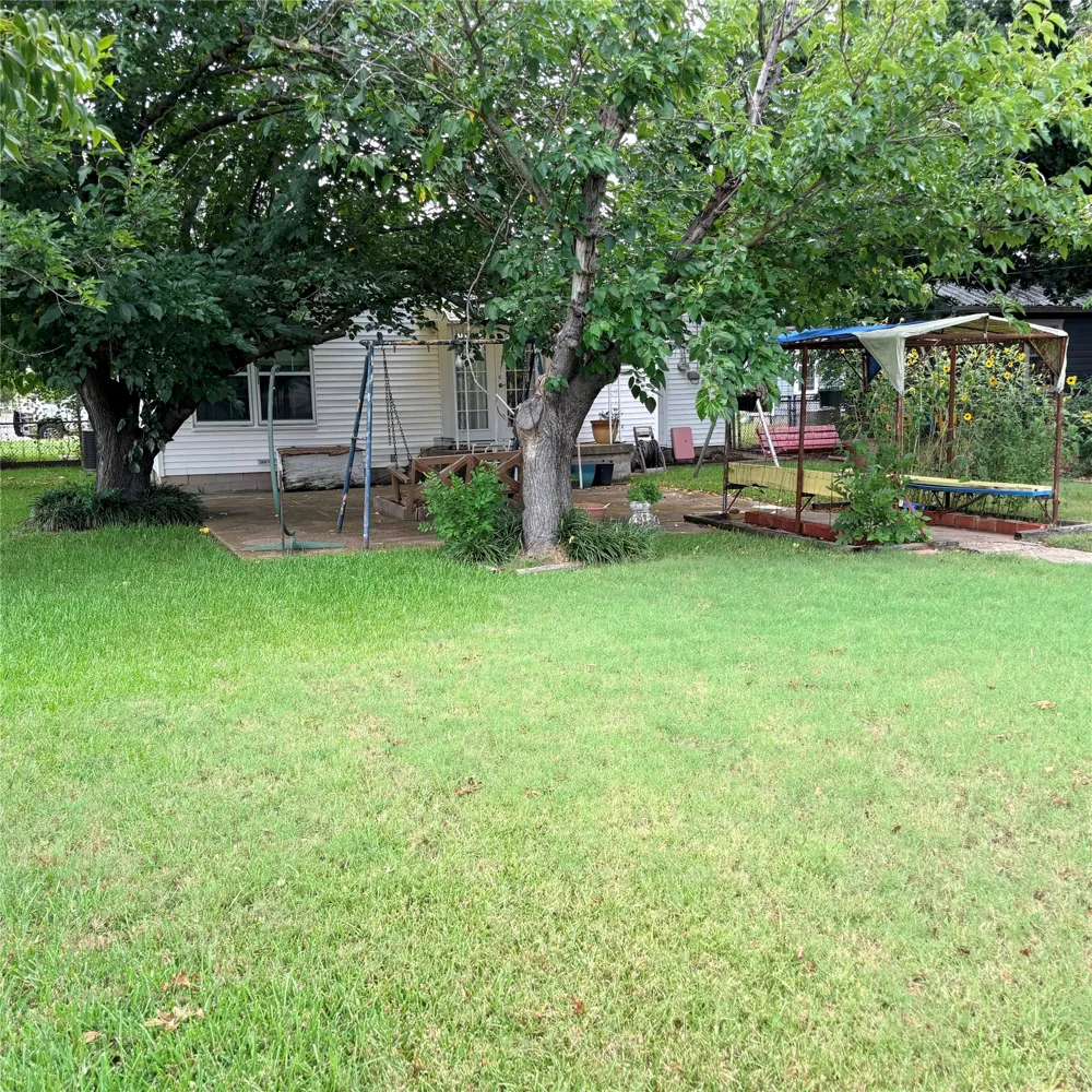 2101 14th Avenue Mineral Wells, TX 76067