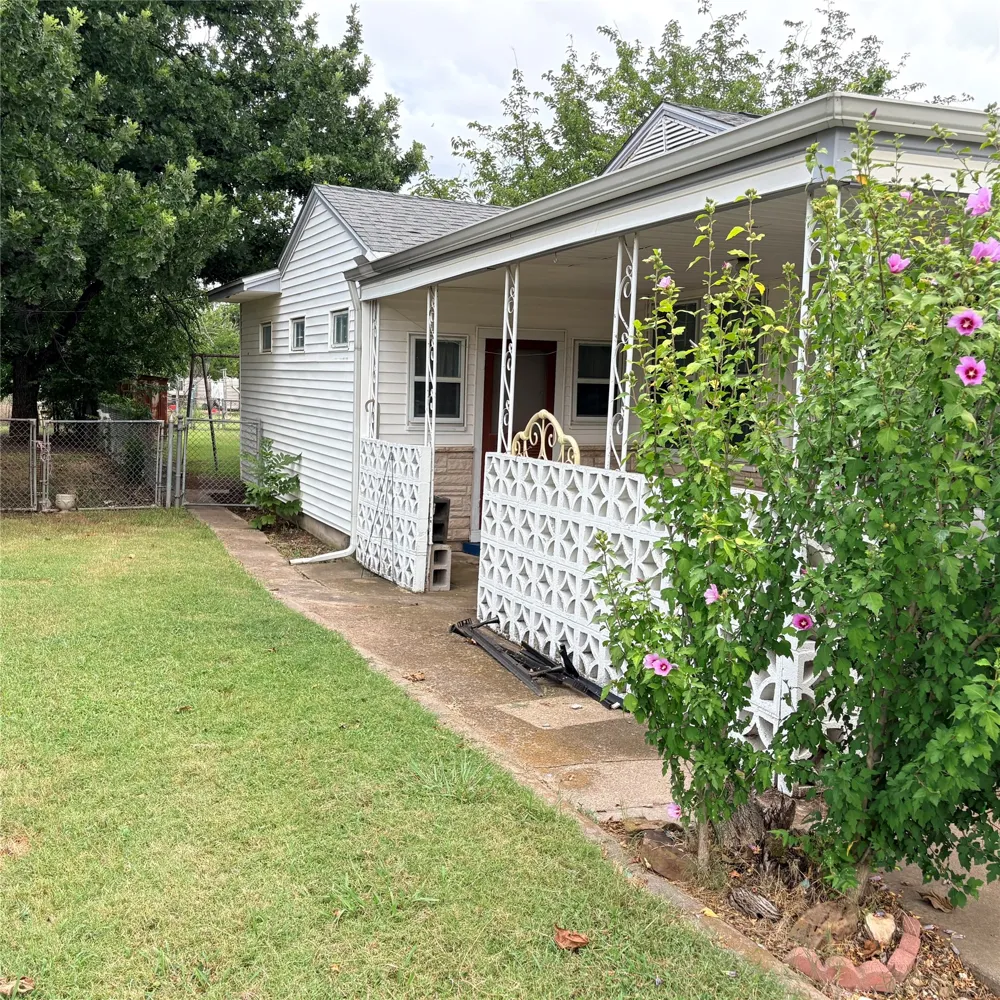 2101 14th Avenue Mineral Wells, TX 76067