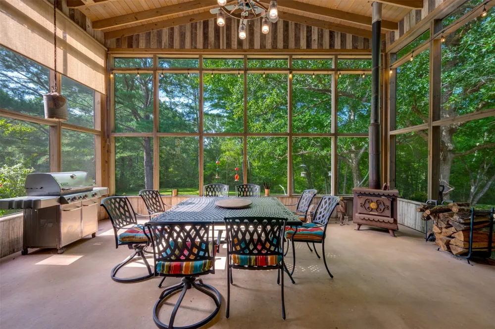 6841 State Highway 154 E Gilmer, TX 75645