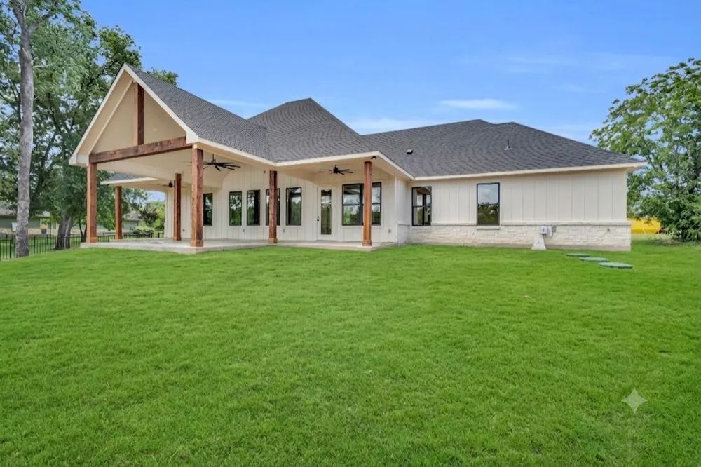 1071 Trumbull Ferris, TX 75125