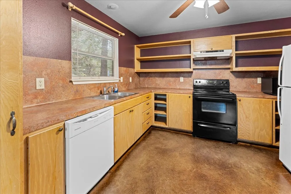 230 Private Road 7422 #230 Hawkins, TX 75765