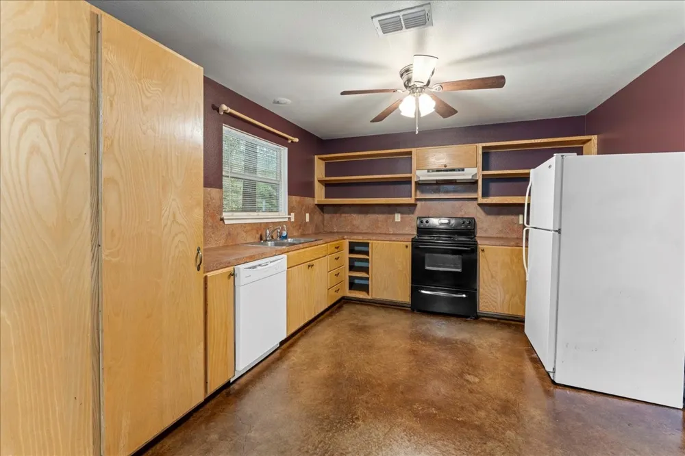 230 Private Road 7422 #230 Hawkins, TX 75765