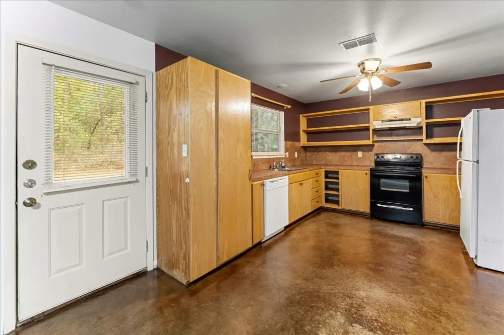 230 Private Road 7422 #230 Hawkins, TX 75765