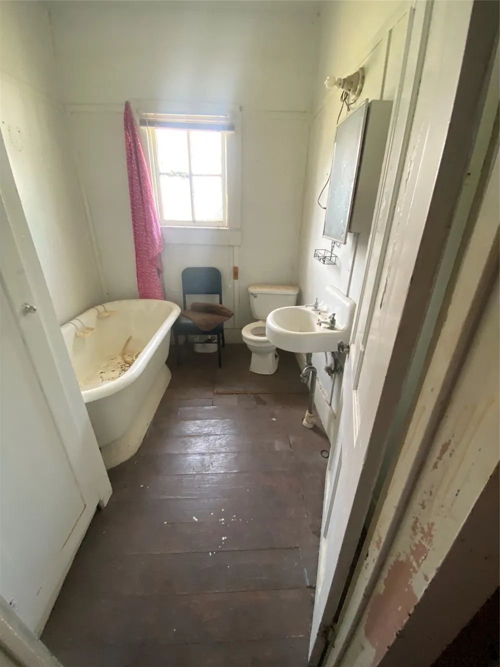 402 S Nueces Street Coleman, TX 76834