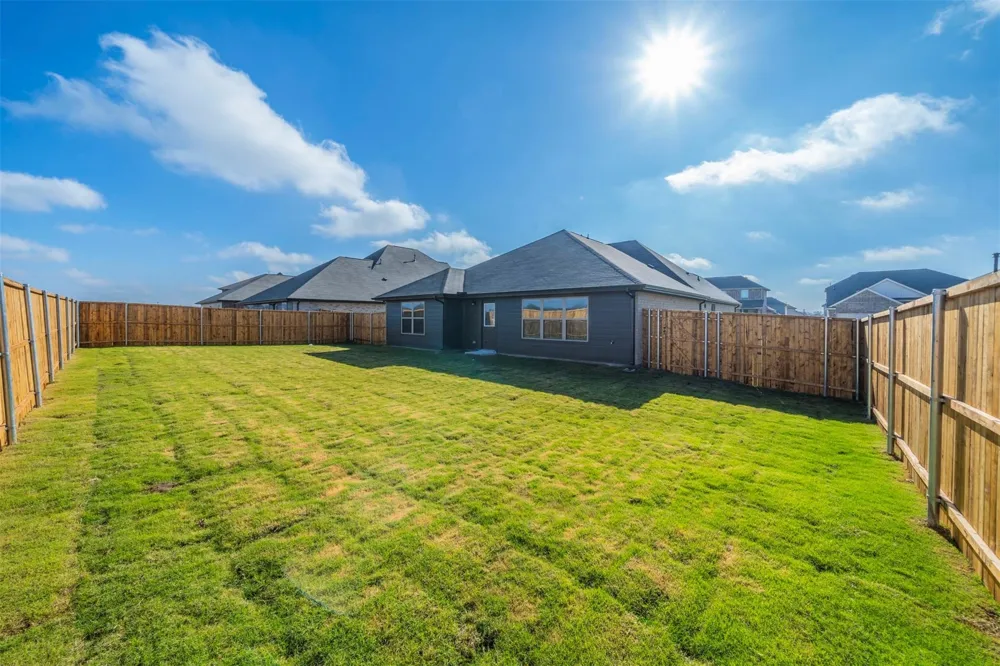 516 Ridgewood Drive Van Alstyne, TX 75495