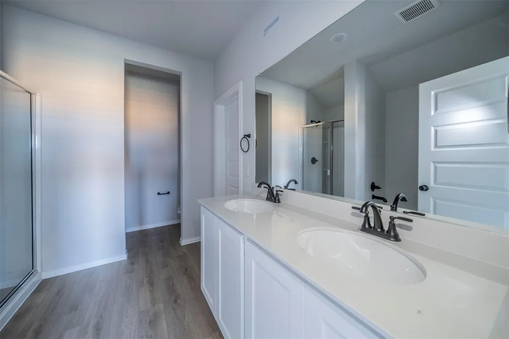 516 Ridgewood Drive Van Alstyne, TX 75495