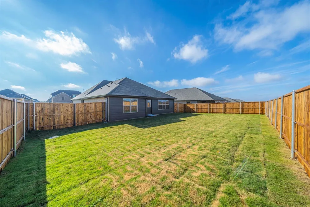 516 Ridgewood Drive Van Alstyne, TX 75495