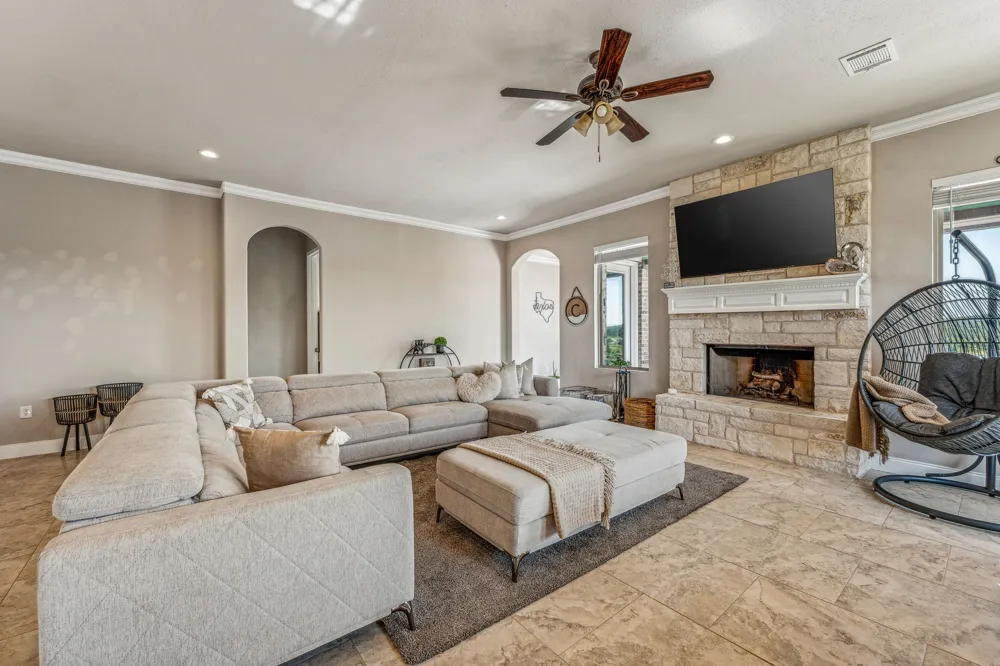 2350 Lakeside Drive Bluff Dale, TX 76433