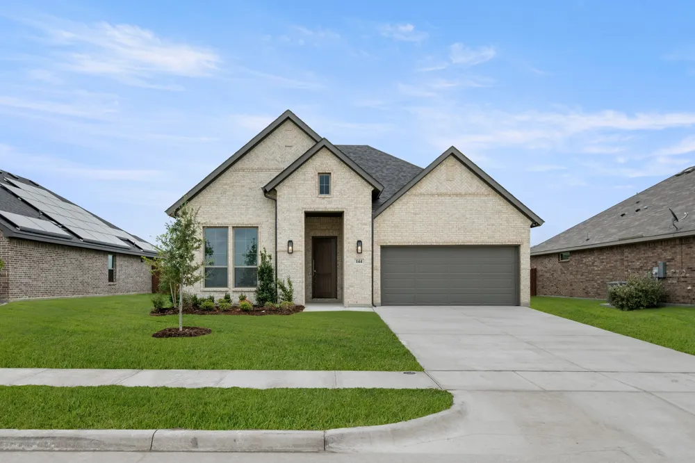144 Trinity Street Grandview, TX 76050
