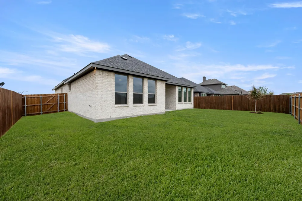 144 Trinity Street Grandview, TX 76050