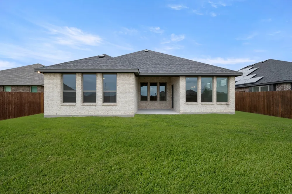 144 Trinity Street Grandview, TX 76050