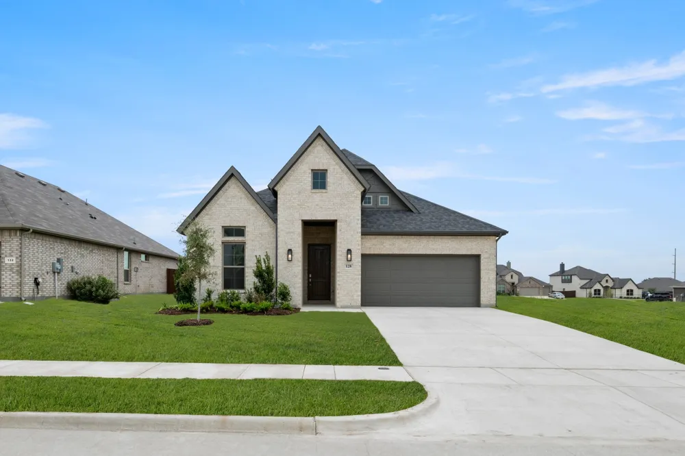 128 Trinity Street Grandview, TX 76050