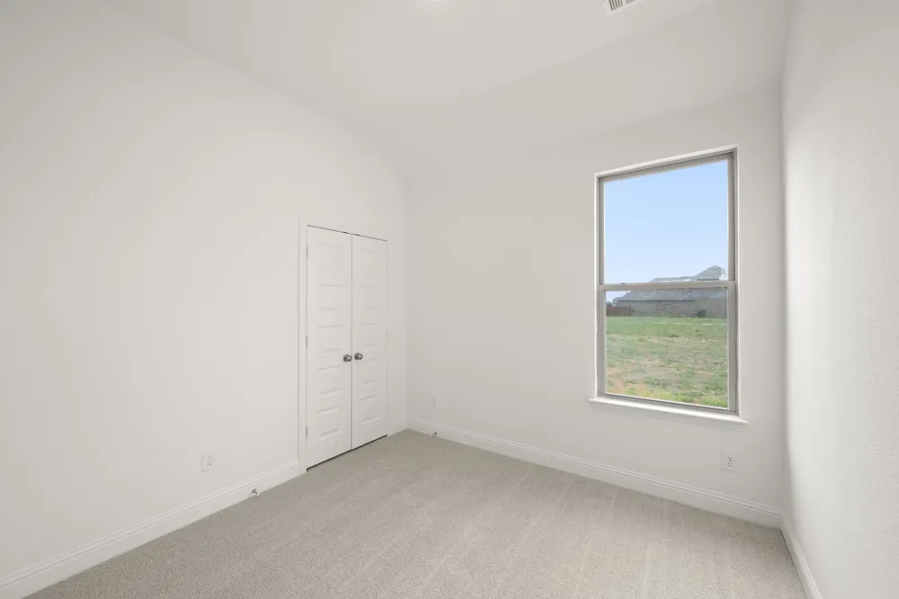 128 Trinity Street Grandview, TX 76050
