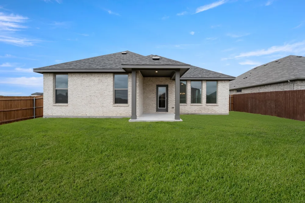 128 Trinity Street Grandview, TX 76050