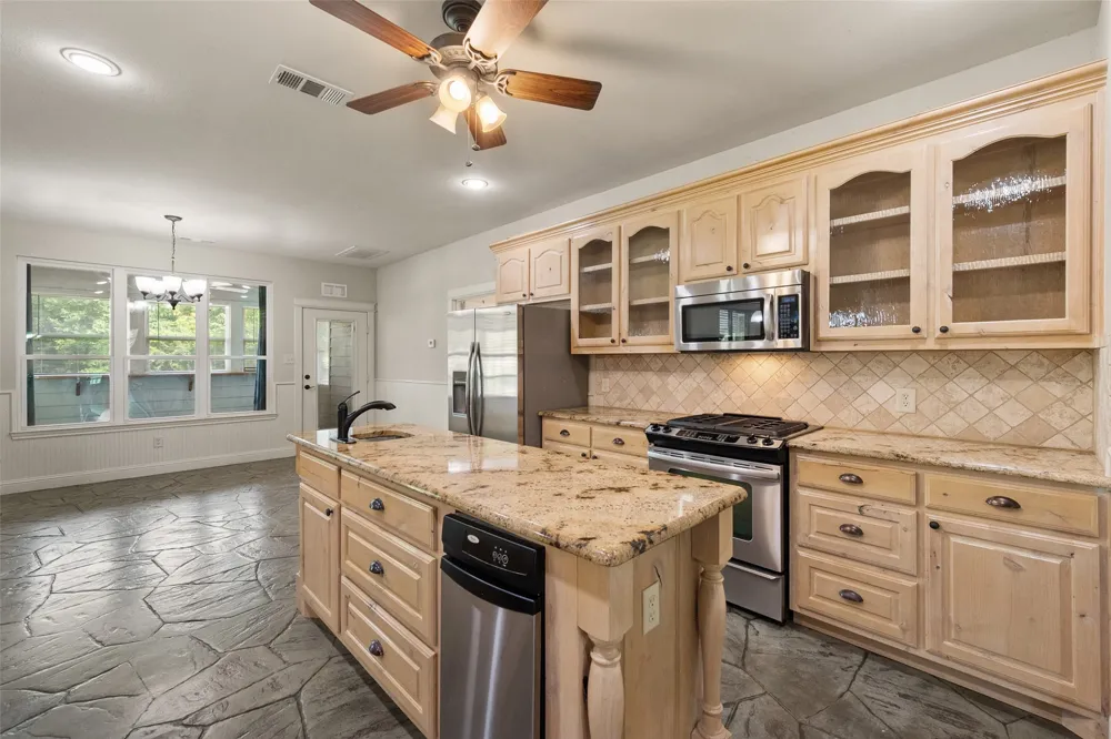 5545 Fm 416 Streetman, TX 75859