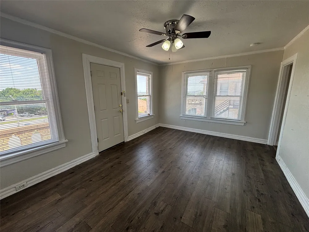 3529 W 7th Street #7 Fort Worth, TX 76107