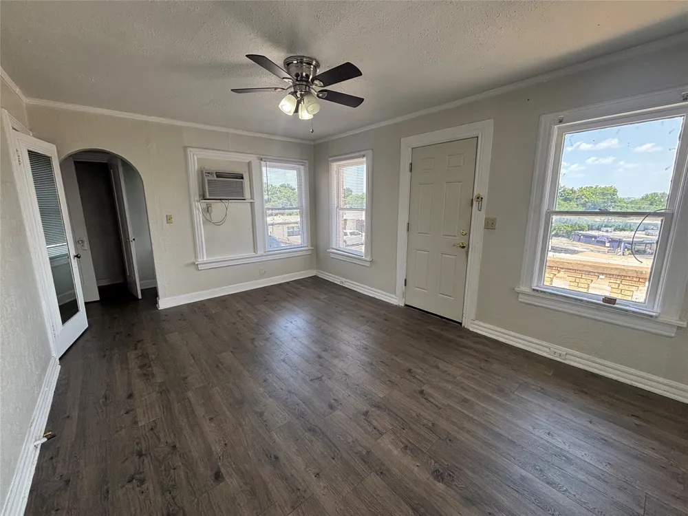 3529 W 7th Street #7 Fort Worth, TX 76107