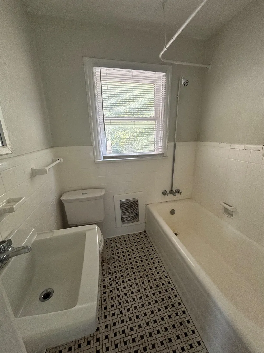3529 W 7th Street #7 Fort Worth, TX 76107