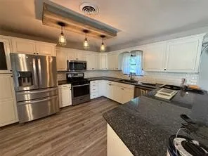 1412 Hillcrest Street Ennis, TX 75119