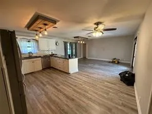 1412 Hillcrest Street Ennis, TX 75119