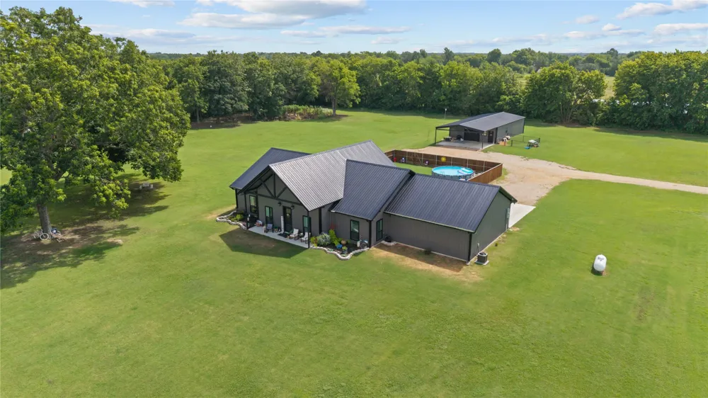 7122 Farm Road 1499 Sumner, TX 75486