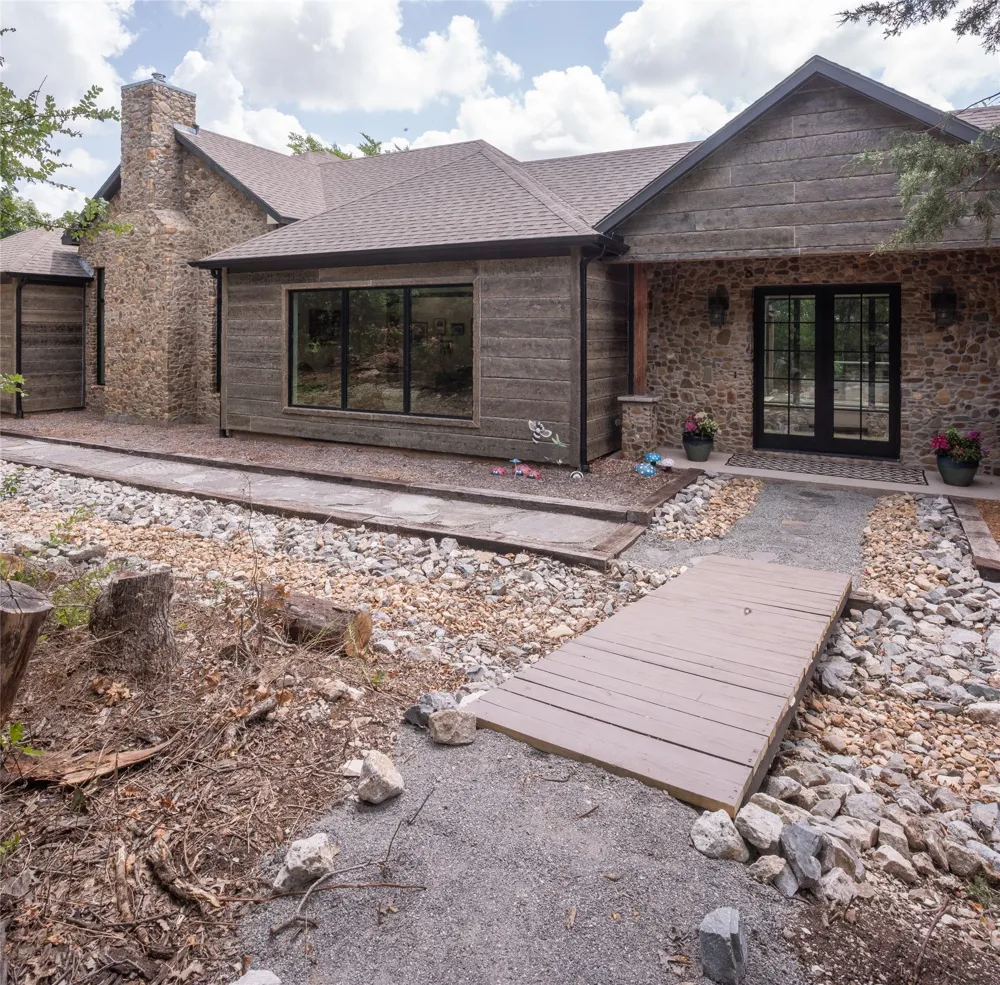 328 Wolf Front Road Van Alstyne, TX 75495