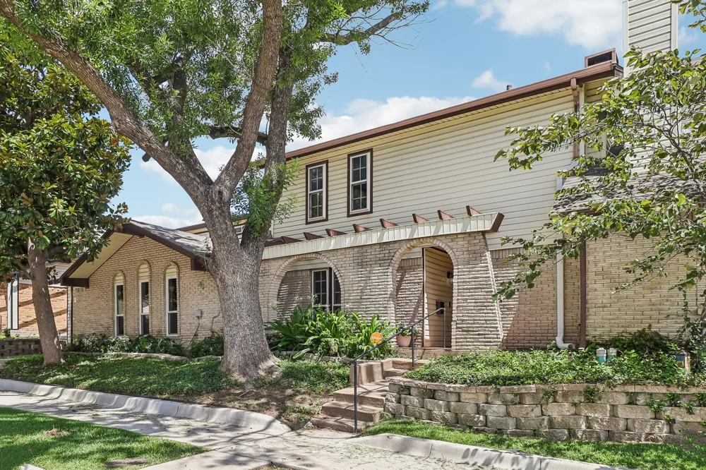 2059 Embassy Way Carrollton, TX 75006