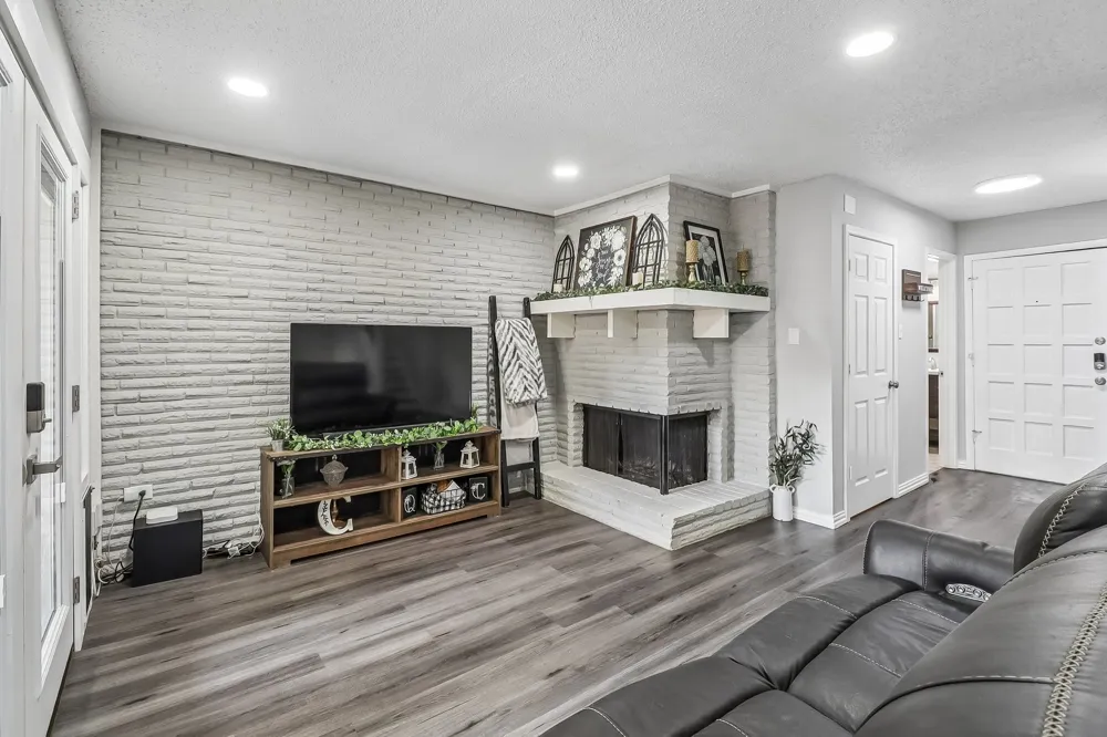 2059 Embassy Way Carrollton, TX 75006