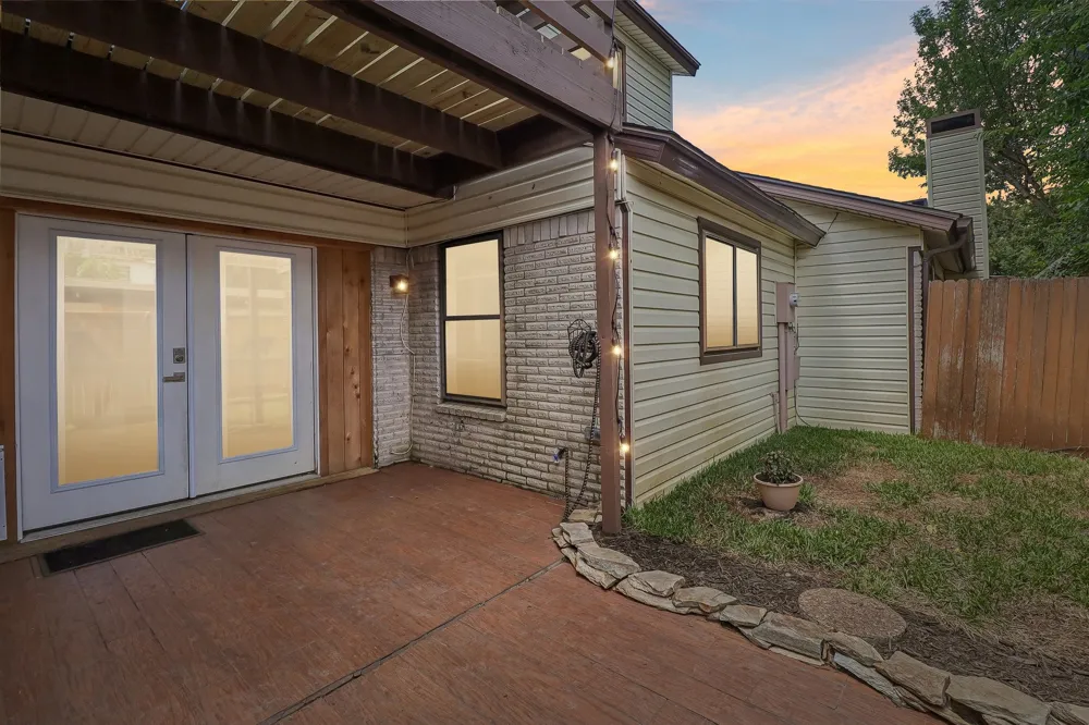 2059 Embassy Way Carrollton, TX 75006