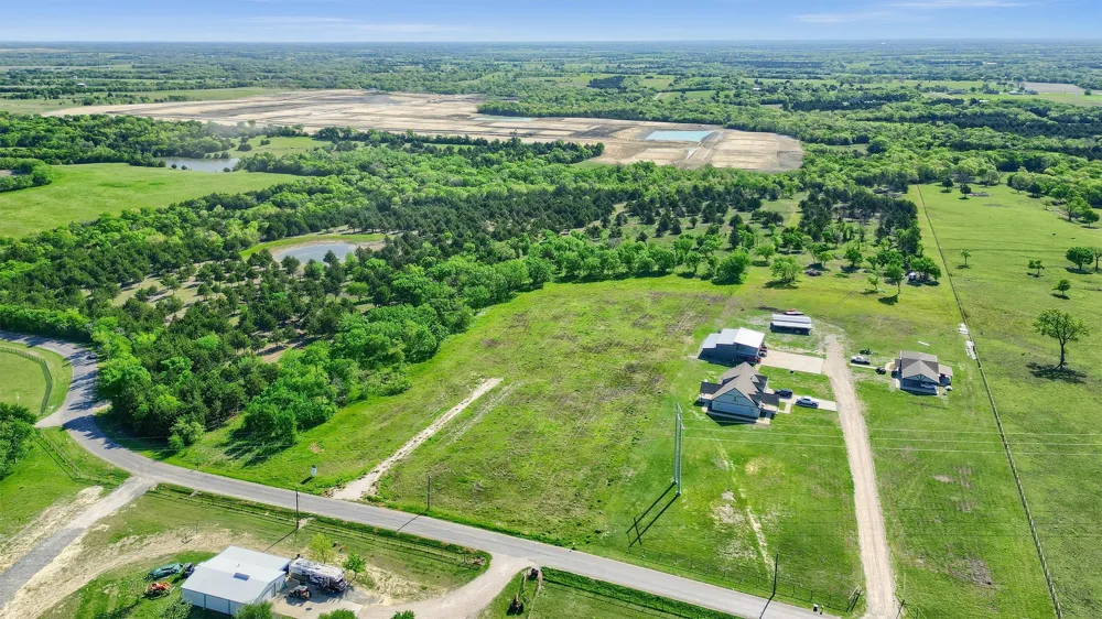 2554 Bennett Road Howe, TX 75459