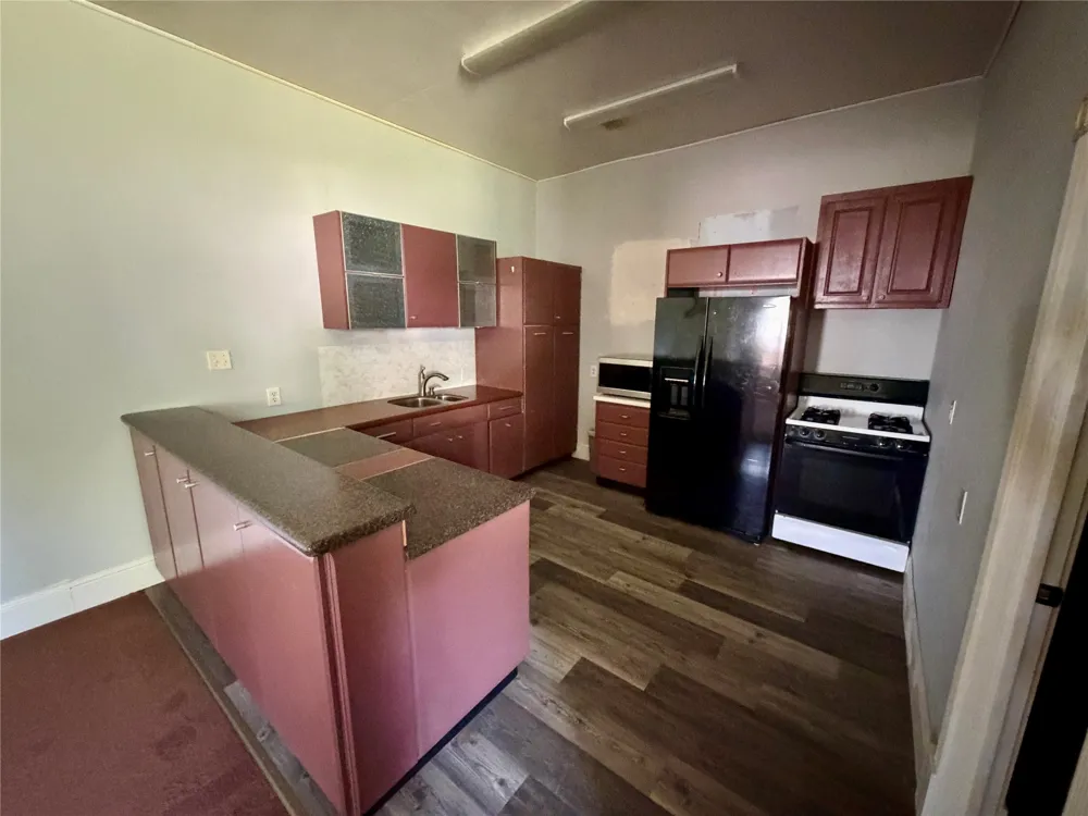 100 E Austin Street Leonard, TX 75452