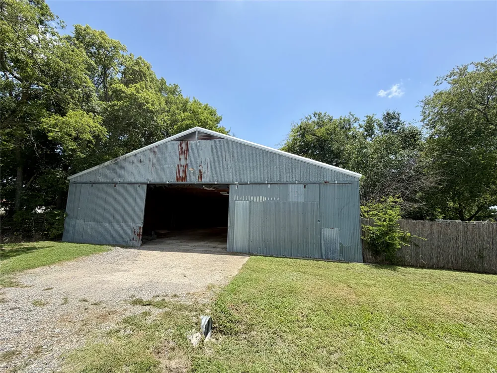 100 E Austin Street Leonard, TX 75452