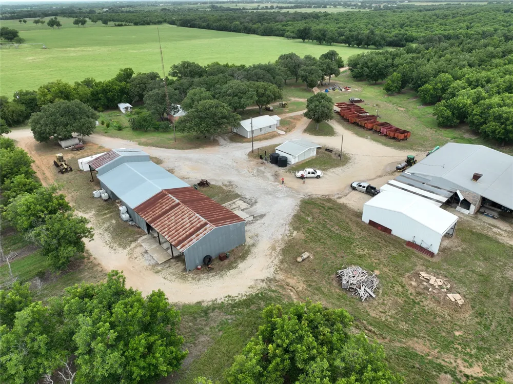 CR 424 Comanche, TX 76442