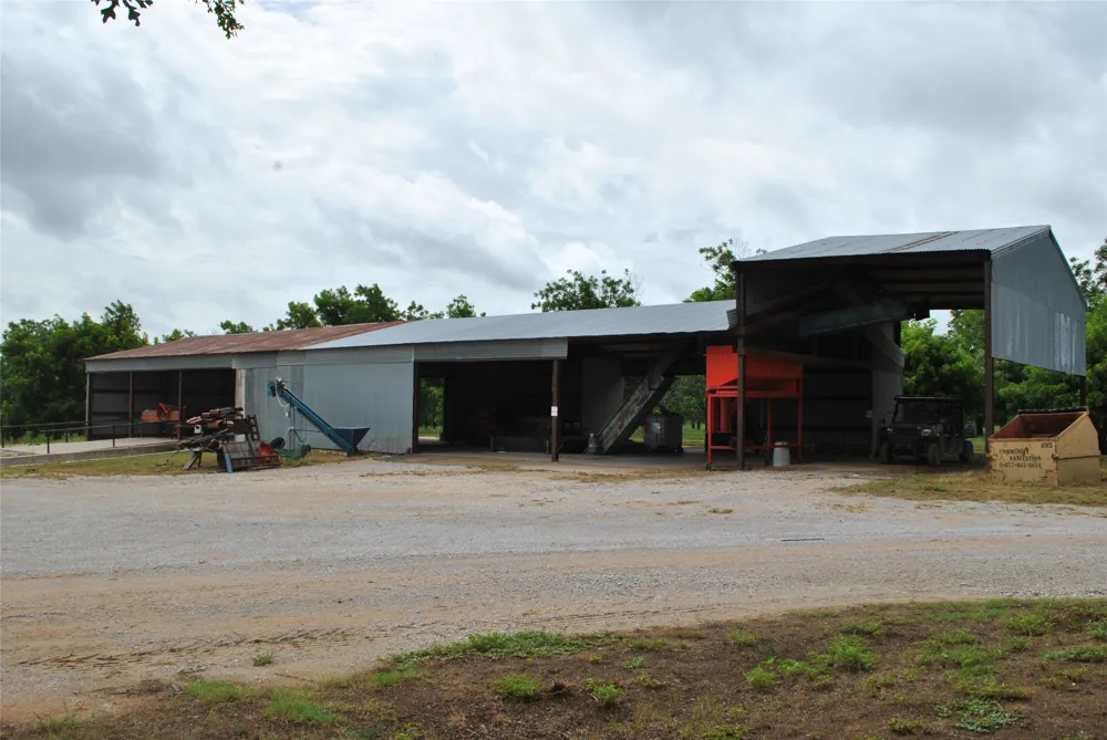 CR 424 Comanche, TX 76442