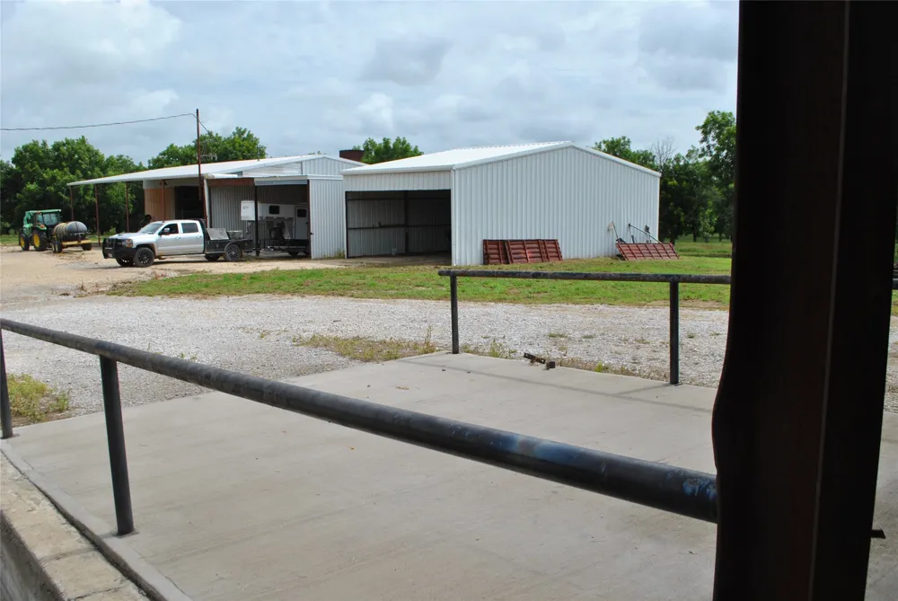 CR 424 Comanche, TX 76442