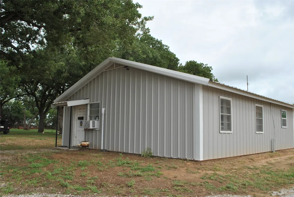 CR 424 Comanche, TX 76442