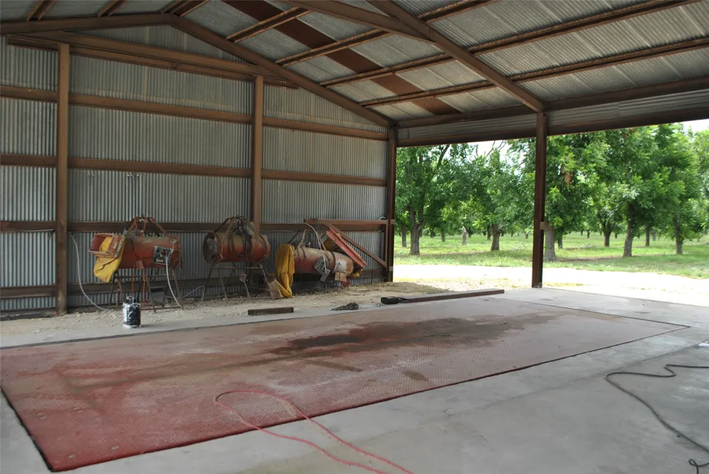 CR 424 Comanche, TX 76442