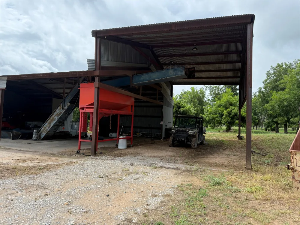 CR 424 Comanche, TX 76442